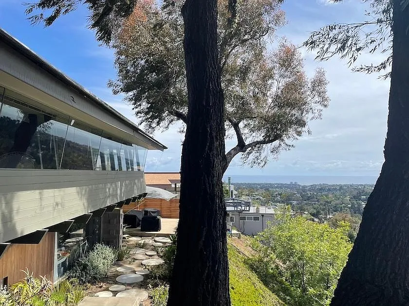 Rear of house looking towards ocean view - 947 Stonehill Ln