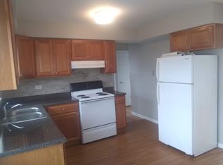9450 Maple Dr #2A, Des Plaines, IL 60018