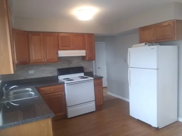 9450 Maple Dr #2A, Des Plaines, IL 60018