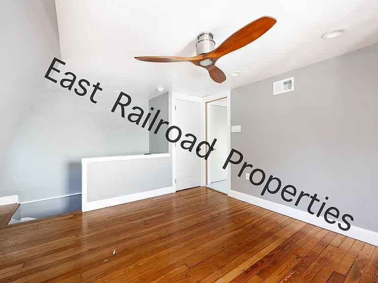 E Railroad Ave — Photo 24