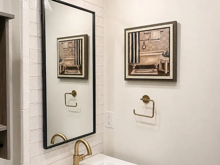 Here is a photo of the full bathroom.