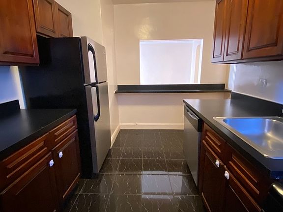 5th image of 69-39 Yellowstone Blvd #118