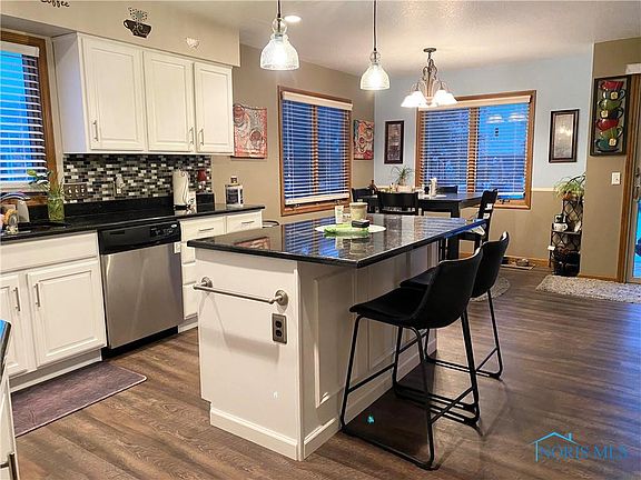 2nd image of 11060 Oak Pointe Dr