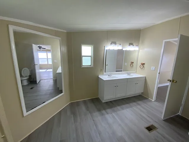 2221 Nina St — Photo 14