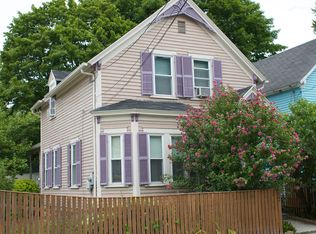 127 D St, Lowell, MA 01851