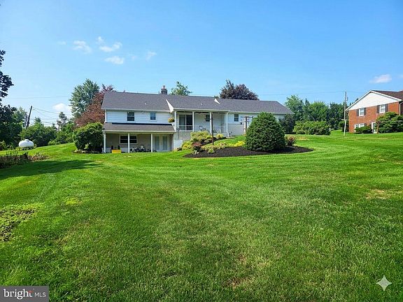 2nd image of 134 Meadow Ln