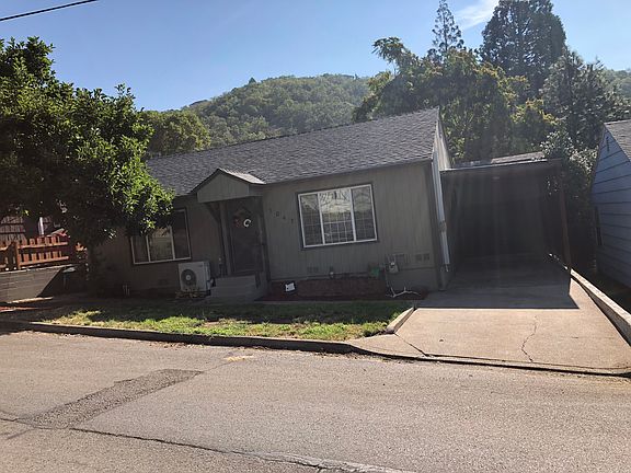 2nd image of 1047 NE Lincoln St