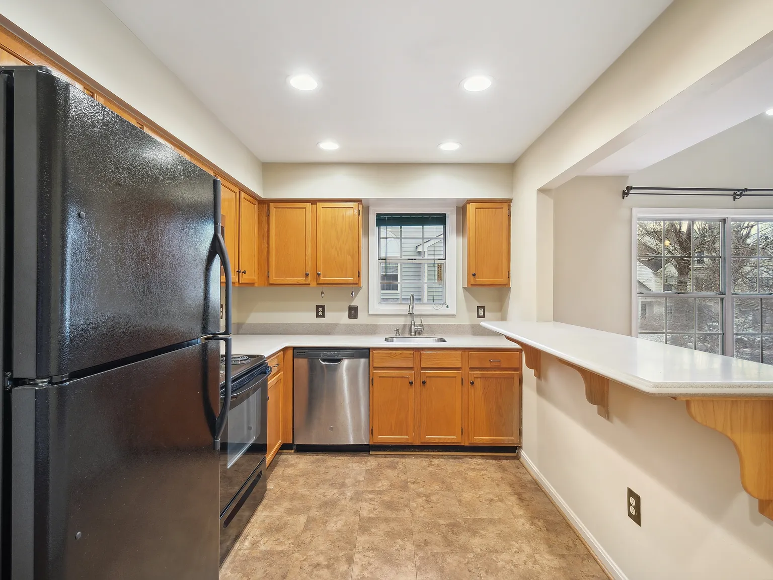 2 bed, 1612 sqft, $2,550 — Photo 4