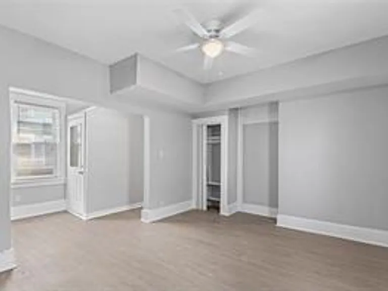 653 29th St #B — Photo 5