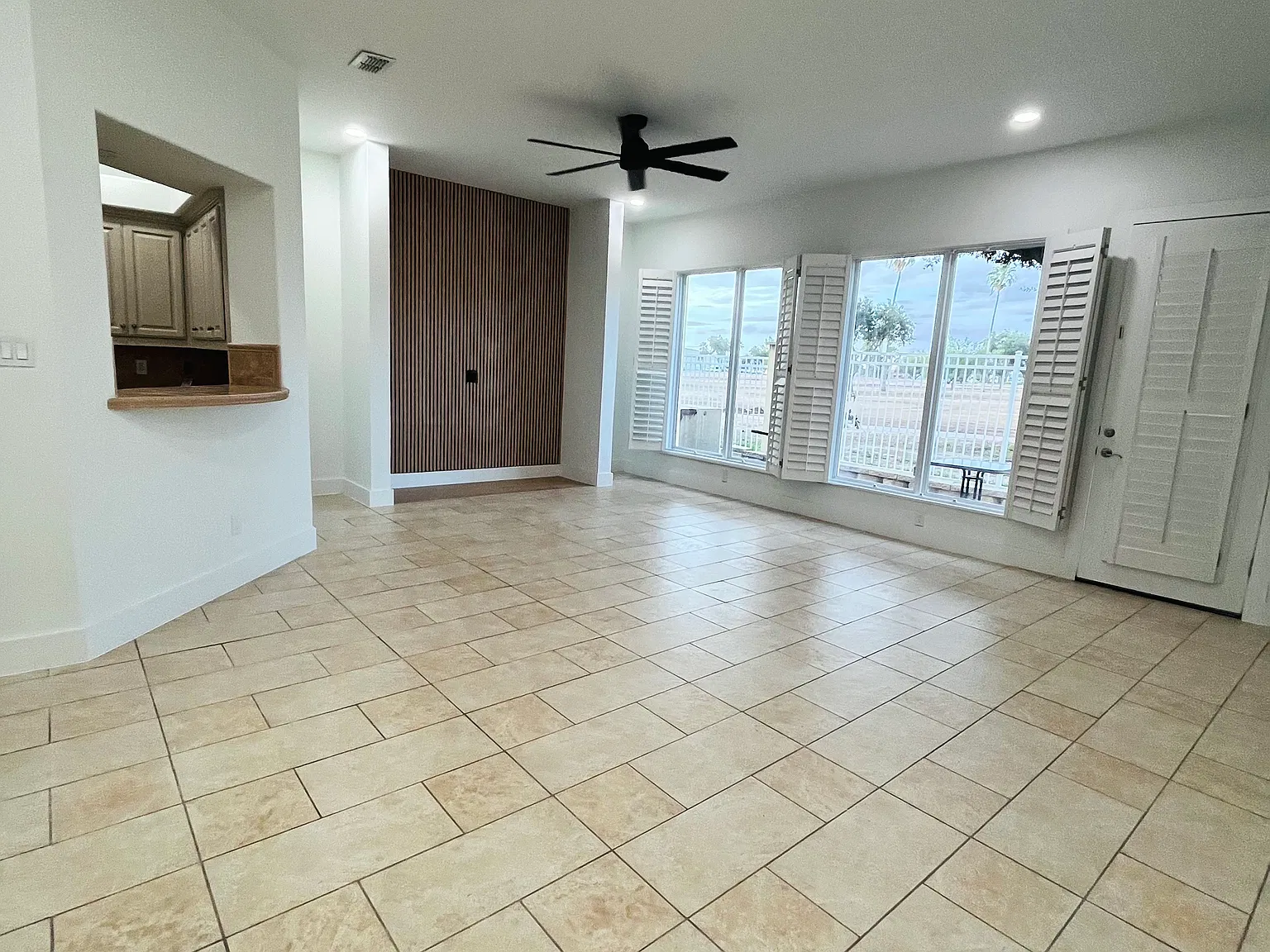 3 bed, 1980 sqft, $2,500 — Photo 2