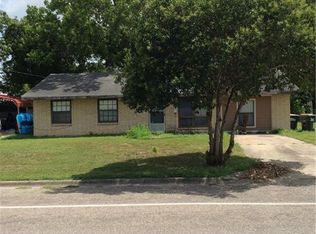 410 W Broadway St, Cuero, TX 77954