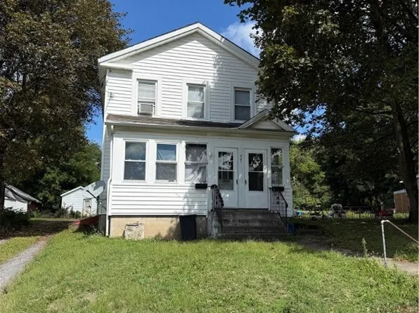 77 Orchard St, Auburn, NY 13021