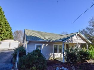 595 W Oak Hwy, Westminster, SC 29693