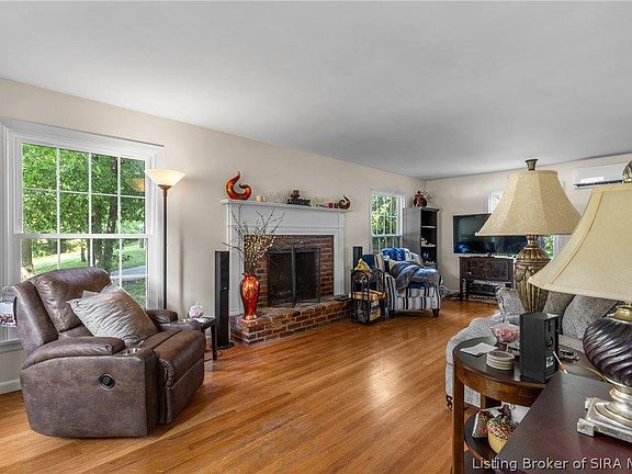 5th image of 8410 Woodland Rd