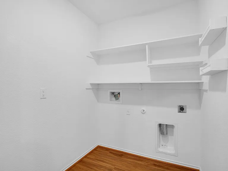21409 Resource Rd — Photo 10