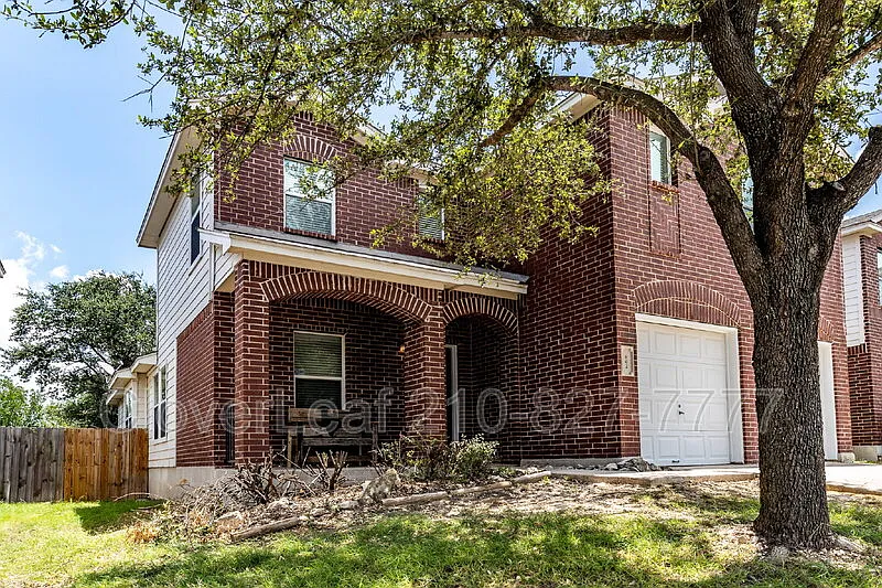4 bed, 2.5 bath, 2493 sqft, $1,897 — Photo 2
