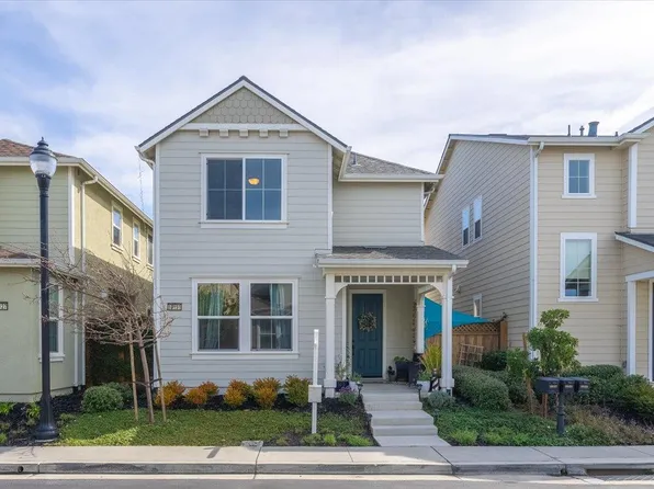 19131 Fallingwater Ln, Marina, CA 93933