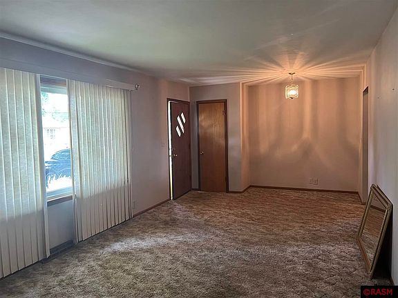 4th image of 106 S Black Eagle Dr