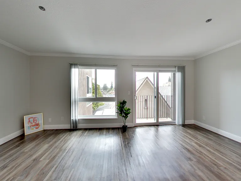 378 Van Buren - Renovated 2bed and 1bed units - Beautiful Building! — Photo 24