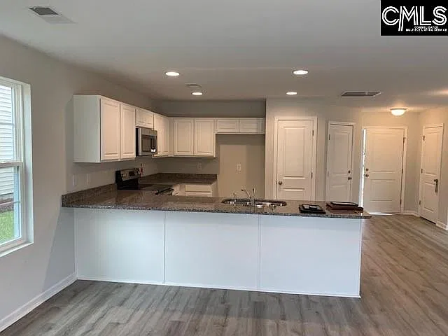 3 bed, 1476 sqft, $1,995 — Photo 3