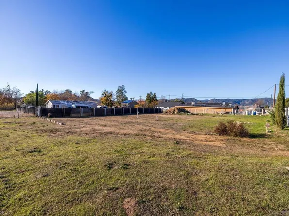 21860 William Tell St, Santa Ysabel, CA 92070