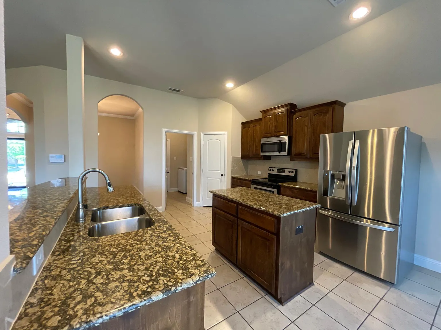 3404 Walnut Ln — Photo 4