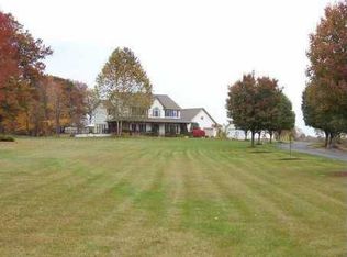 1013 Victor Rd, Macedon, NY 14502