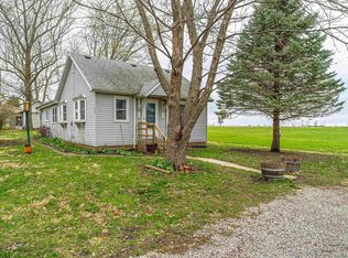 303 Davis St, Elkhart, IL 62634