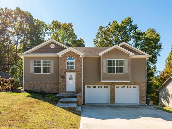 1006 Falcon Run Dr, Soddy Daisy, TN 37379
