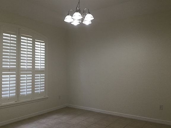 5th image of 656 Brookfield Pl