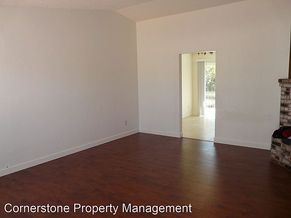 4th image of 2746 Croft Dr