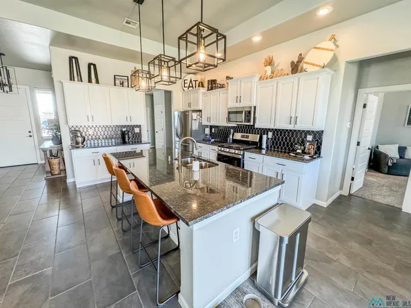 2908 N Del Sol Cir, Hobbs, NM 88240