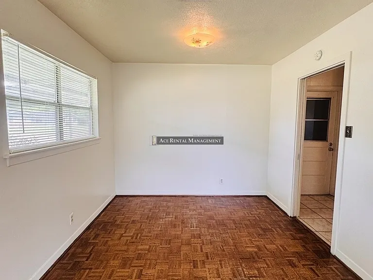 1543 Alamo St — Photo 4