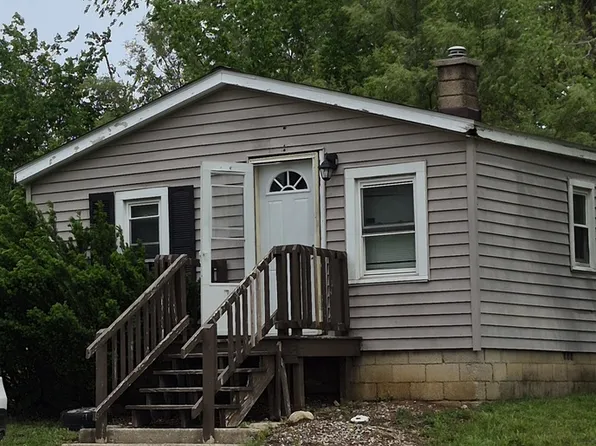 2104 Fairview Ave, Lockport, IL 60441