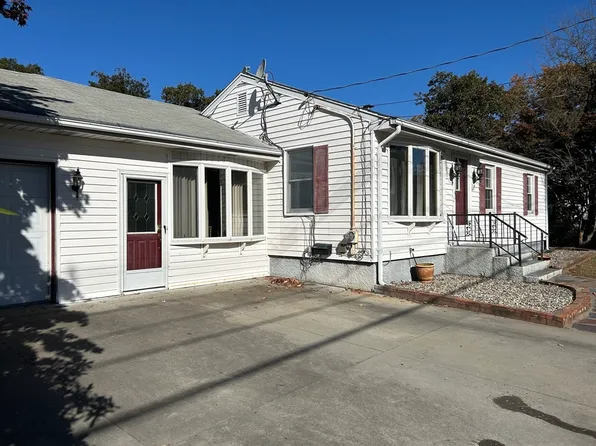 679 County St, Attleboro, MA 02703