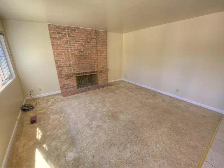 1196 Sherwood Ave #B — Photo 3