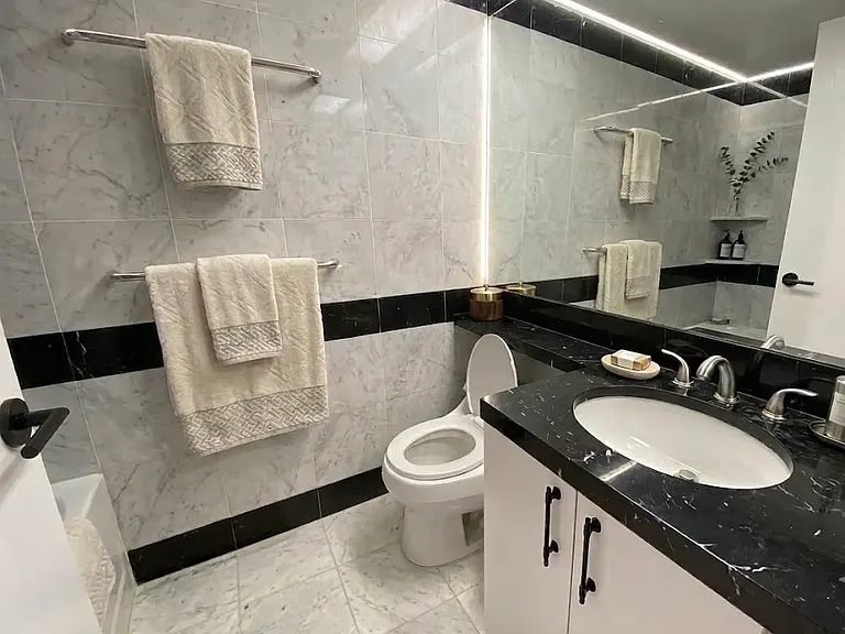 150 W 56th St #2810 — Photo 12