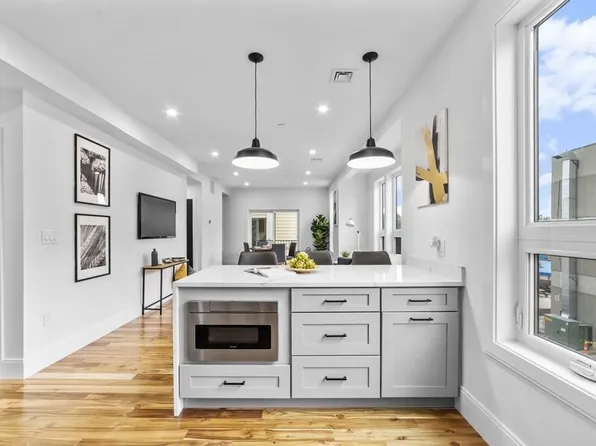217 D St Unit 3, Boston, MA 02127