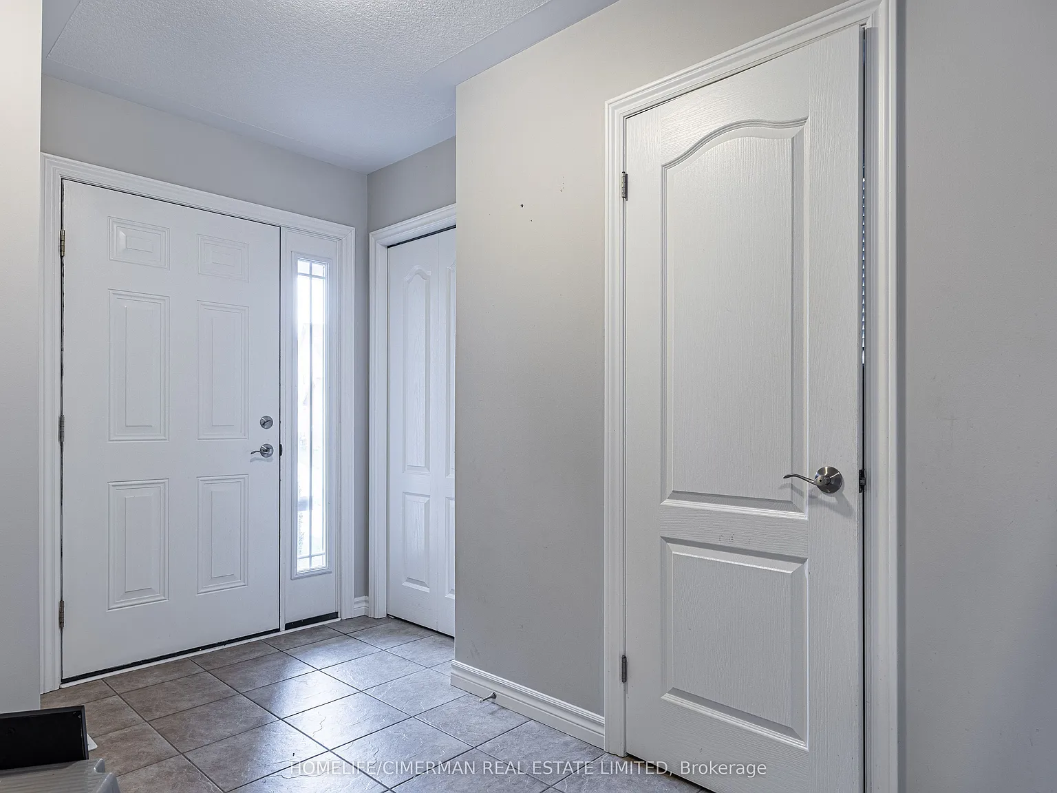 4 bed, $2,800 — Photo 2