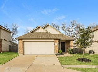 8236 Runner Oak Ln, Fort Worth, TX 76123