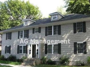 27 Palmer St APT 2, Pontiac, MI 48341