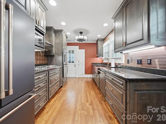 4th image of 313 Italy St NE