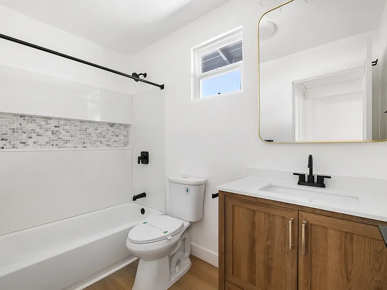 416 Church Ave — Photo 9
