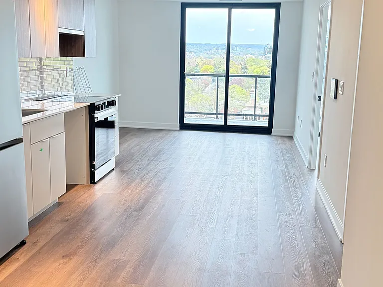 2075 Lakeshore Rd #1011 — Photo 8