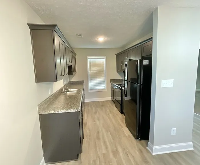 114 Pinecrest Cir W #B — Photo 10