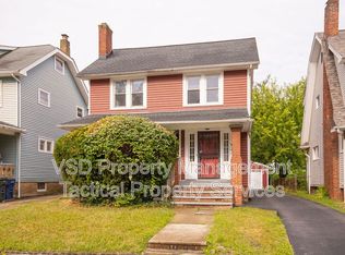 860 Clarence Rd, Cleveland Heights, OH 44121