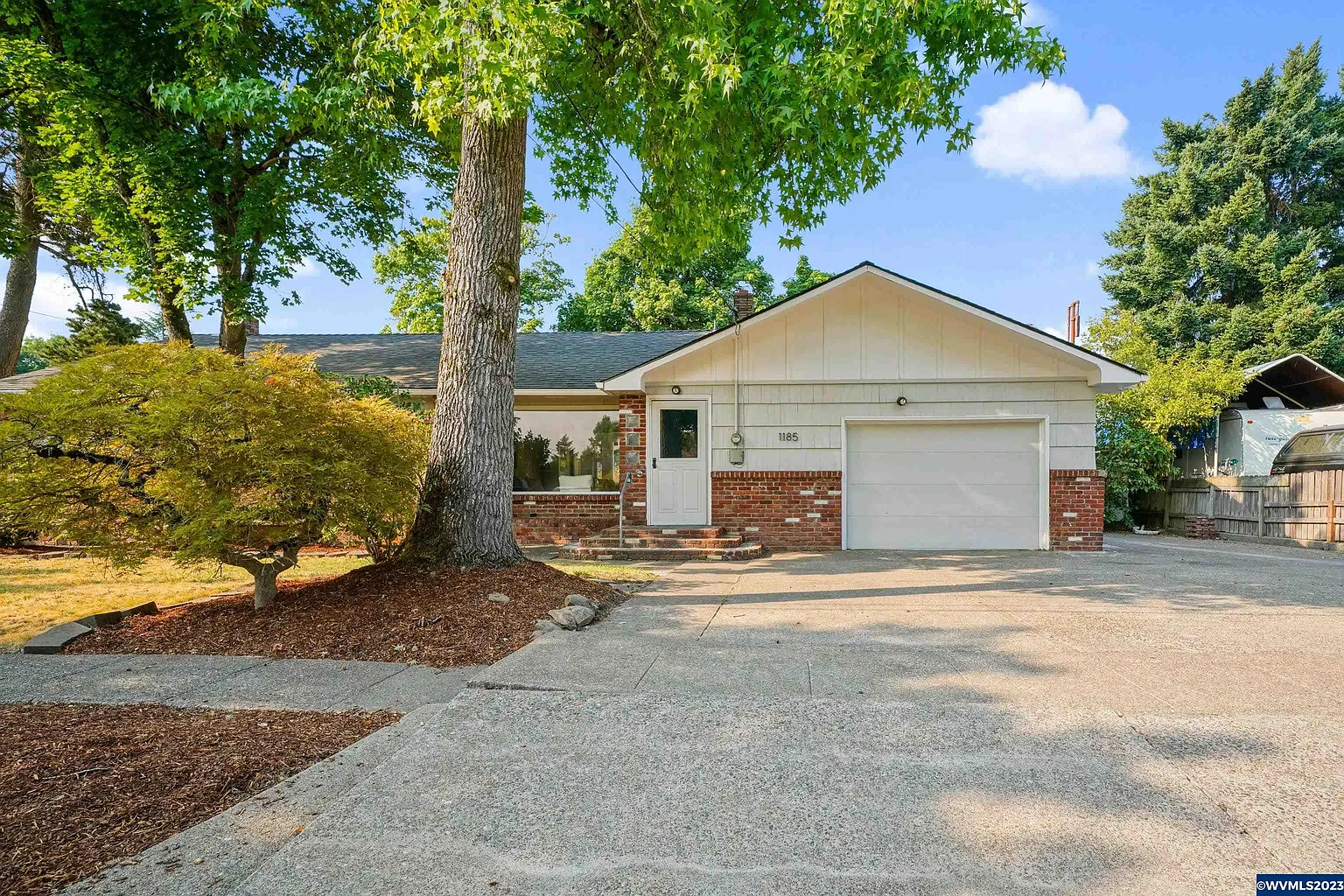 1185 Jays Dr NE photo 1