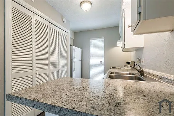 3712 Menchaca Rd #9 — Photo 5