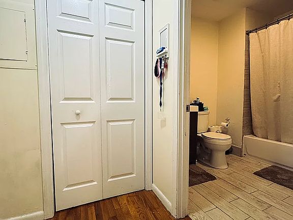 5th image of 297 Meridian St #2