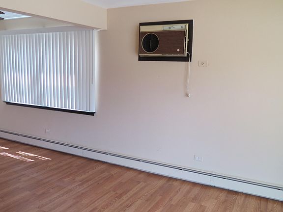 Living Room leading to Dinette area.